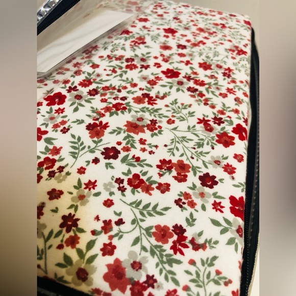Charter Club Flannel Full Sheet Set 100% Cotton Red Floral New, 4 Pcs - Picture 7 of 8
